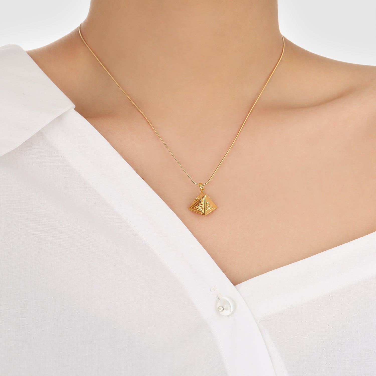 Women Daily Fashion Jewelry Bold 999 Pure Silver Geometry Pattern Triangular Cone Necklace